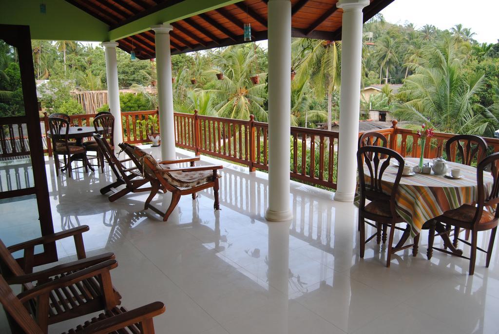 Damith Guest House Unawatuna Esterno foto
