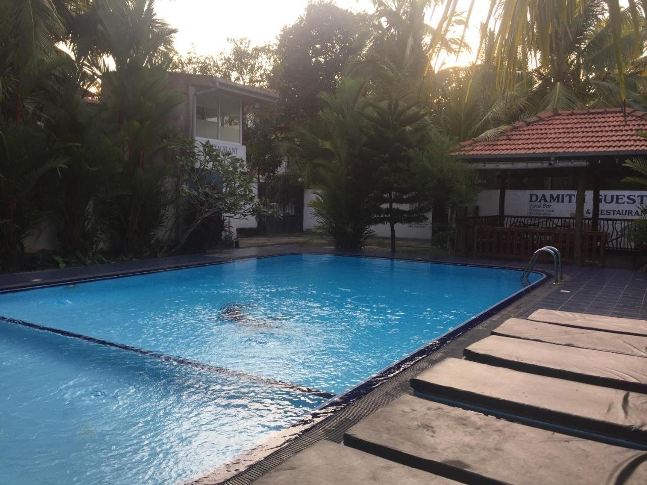 Damith Guest House Unawatuna Esterno foto