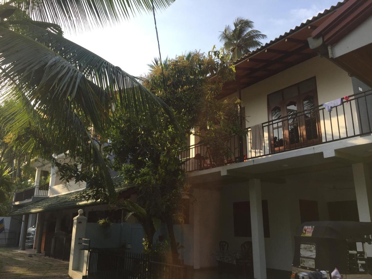 Damith Guest House Unawatuna Esterno foto